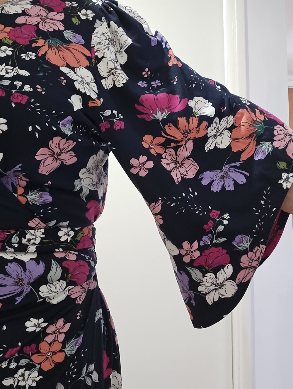 Kiyonna Gemini Floral Wrap dress w/ Kimono Sleeves, Navy, Pink & White 2x/18-20 - Picture 2 of 16